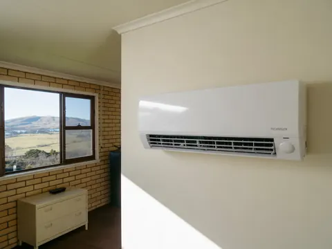 Illustration of the kind of work Otago Air Conditioning - Dunedin's heat pump specialists does
