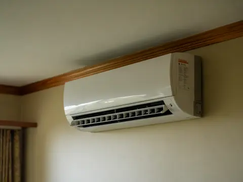 Illustration of the kind of work Takapuna Heat Pumps does